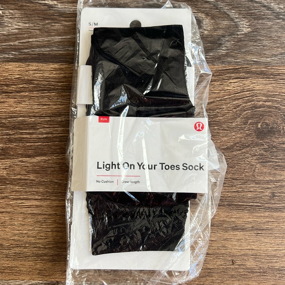Lululemon Light on Your Toes Socks